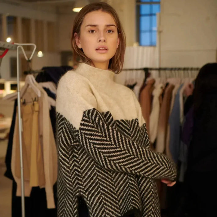 Elise – Herringbone Turtleneck Jumper