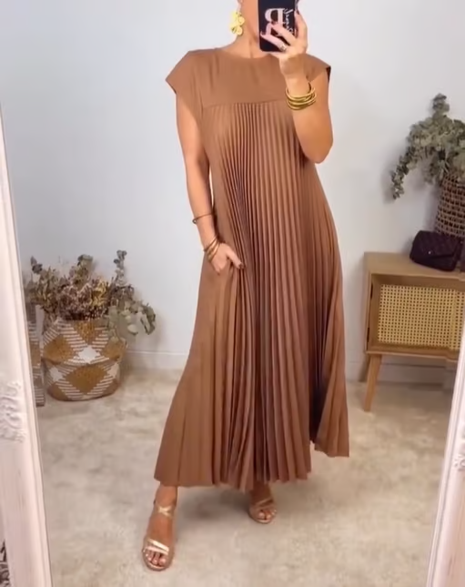 Isabelle - Timeless Pleated Maxi Dress
